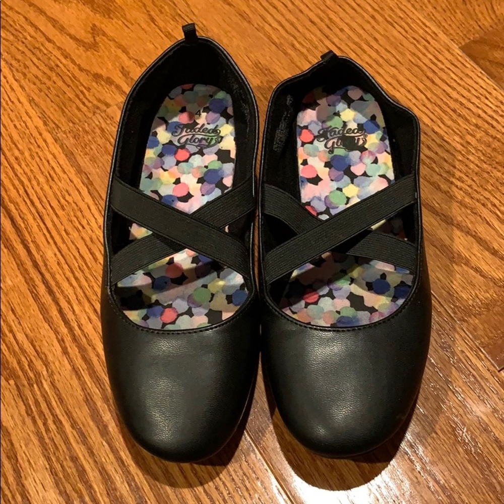 Girls flats good for ballet